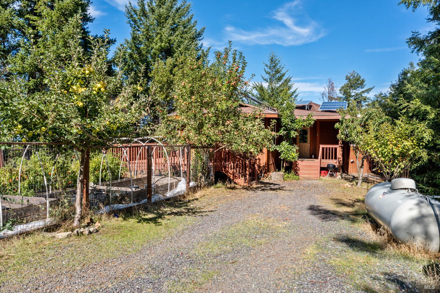 Detail Gallery Image 5 of 23 For 16460 Walker Lake Rd, Willits,  CA 95490 - 3 Beds | 1 Baths