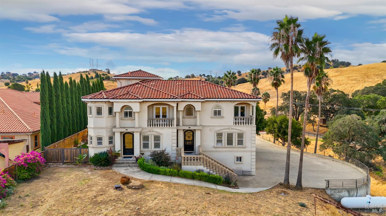 Detail Gallery Image 4 of 98 For 3945 Joslin Ln, Vacaville,  CA 95688 - 6 Beds | 5/4 Baths