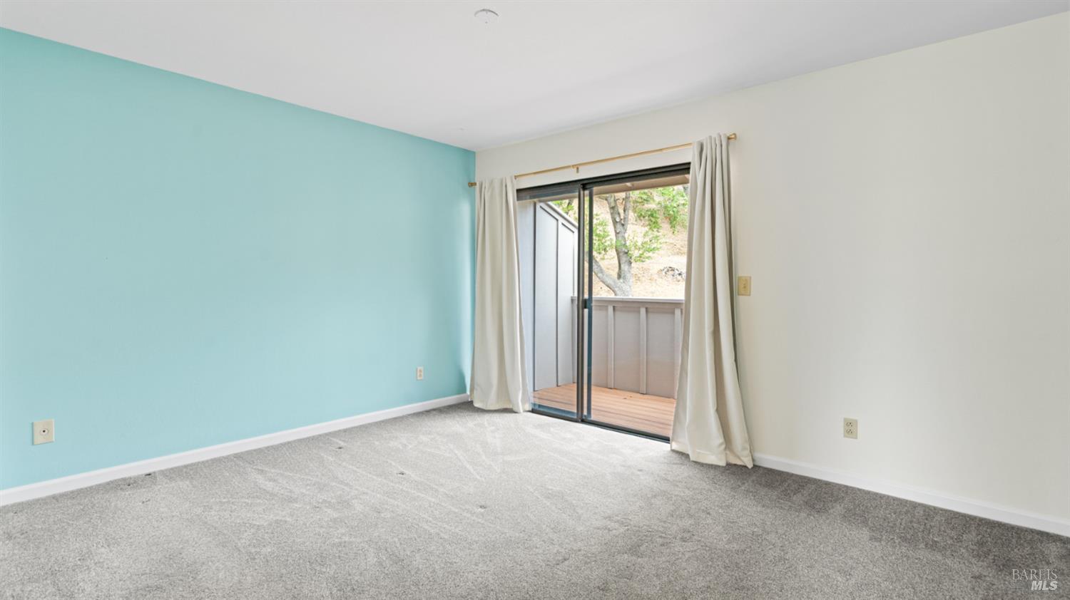 Detail Gallery Image 17 of 30 For 19 Burdell Ct, Novato,  CA 94949 - 2 Beds | 1/1 Baths