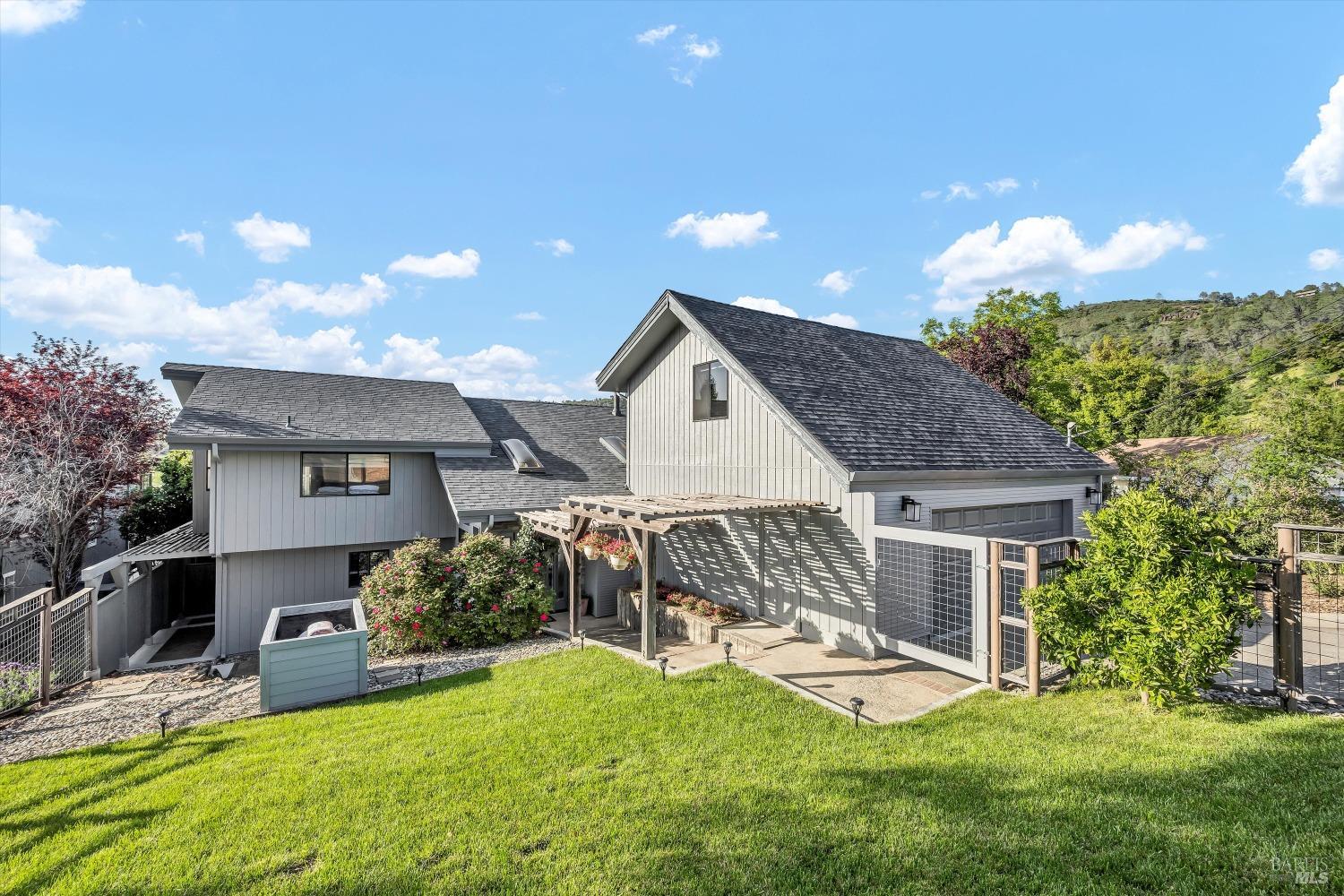 Detail Gallery Image 3 of 64 For 18222 Tigerwood Ct, Hidden Valley Lake,  CA 95467 - 4 Beds | 3 Baths