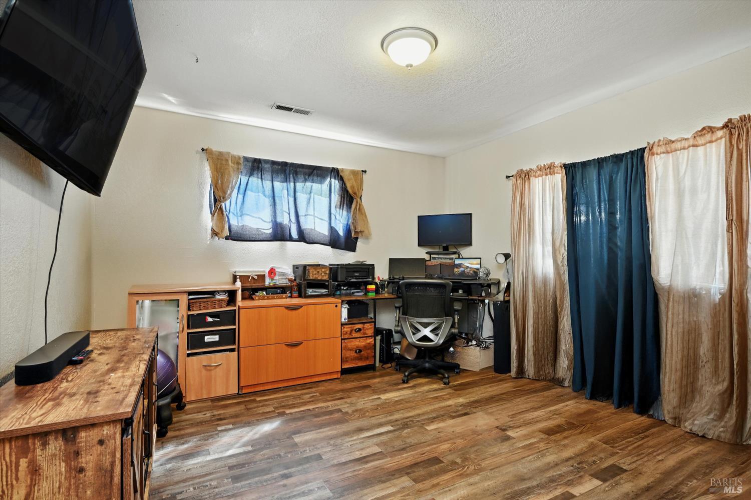 Detail Gallery Image 14 of 39 For 4397 Country Club Dr, Lucerne,  CA 95458 - 4 Beds | 2 Baths