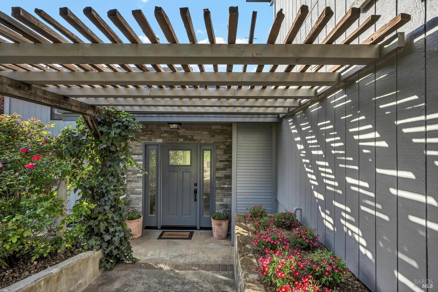 Detail Gallery Image 4 of 64 For 18222 Tigerwood Ct, Hidden Valley Lake,  CA 95467 - 4 Beds | 3 Baths