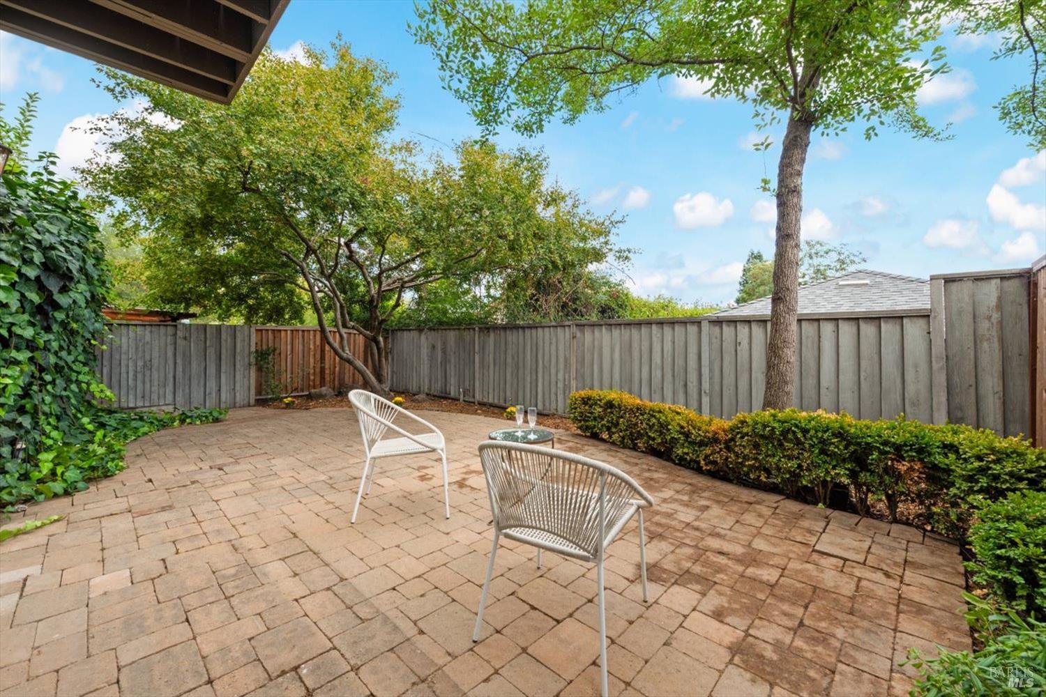 Detail Gallery Image 27 of 40 For 945 Hunt Ave, Saint Helena,  CA 94574 - 2 Beds | 2/1 Baths