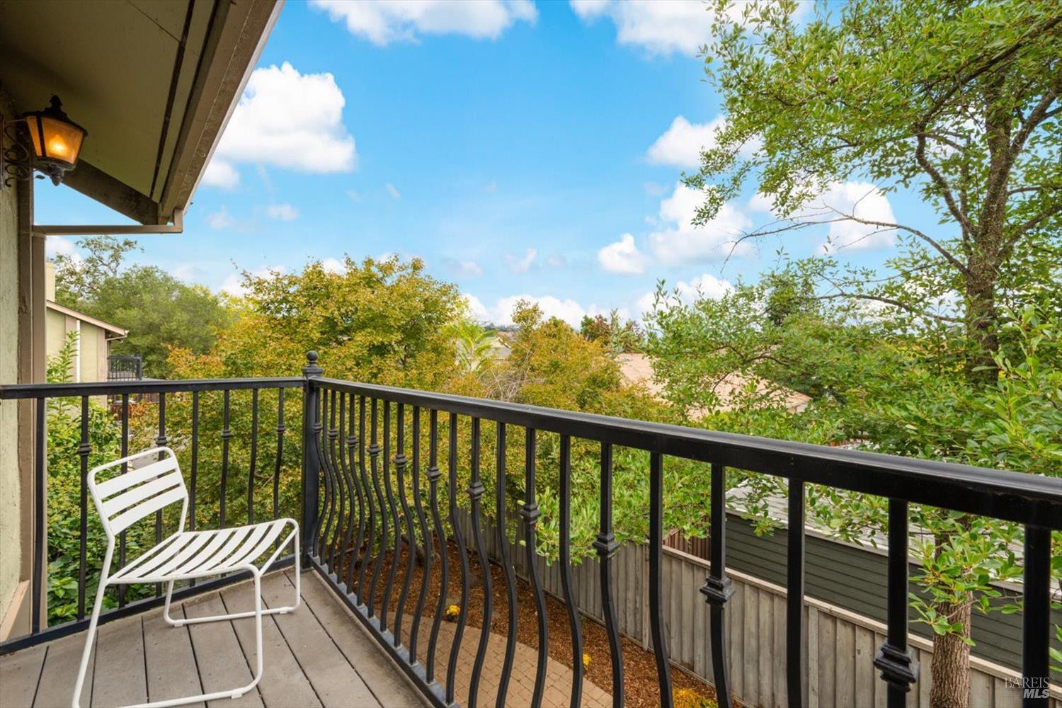 Detail Gallery Image 19 of 40 For 945 Hunt Ave, Saint Helena,  CA 94574 - 2 Beds | 2/1 Baths