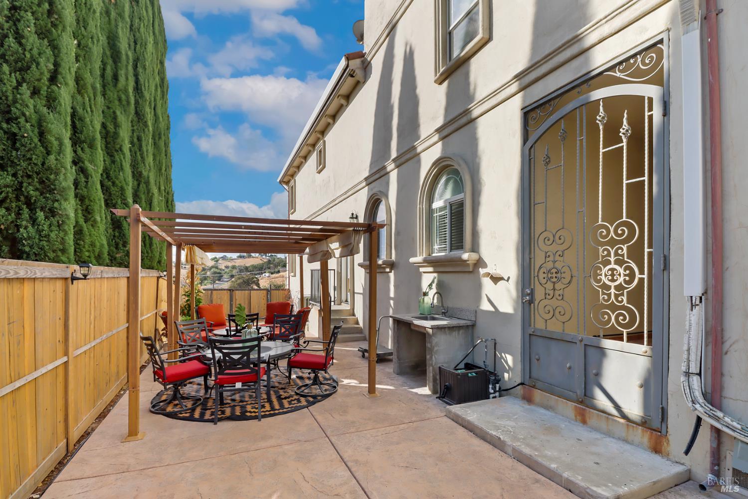 Detail Gallery Image 29 of 98 For 3945 Joslin Ln, Vacaville,  CA 95688 - 6 Beds | 5/4 Baths