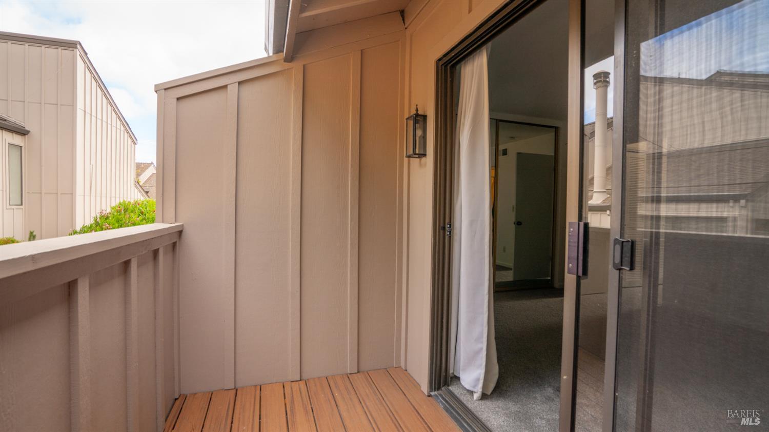 Detail Gallery Image 18 of 30 For 19 Burdell Ct, Novato,  CA 94949 - 2 Beds | 1/1 Baths