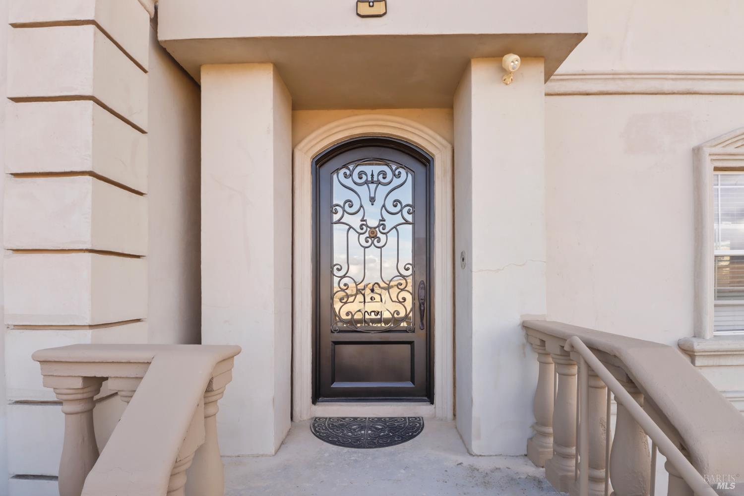 Detail Gallery Image 15 of 98 For 3945 Joslin Ln, Vacaville,  CA 95688 - 6 Beds | 5/4 Baths