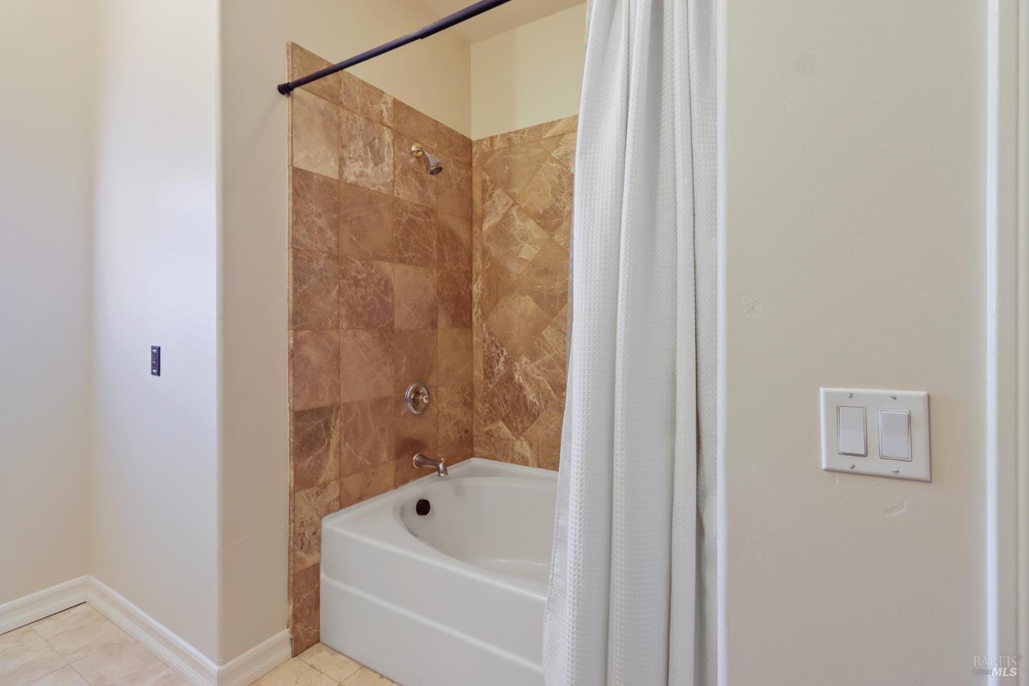 Detail Gallery Image 57 of 98 For 3945 Joslin Ln, Vacaville,  CA 95688 - 6 Beds | 5/4 Baths