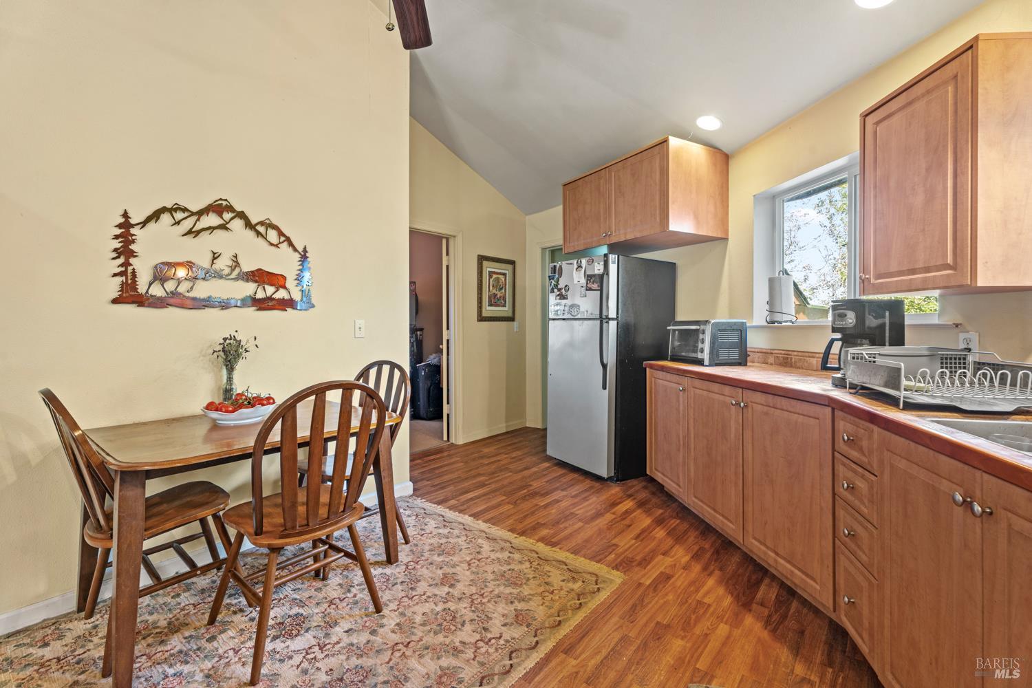 Detail Gallery Image 10 of 23 For 16460 Walker Lake Rd, Willits,  CA 95490 - 3 Beds | 1 Baths