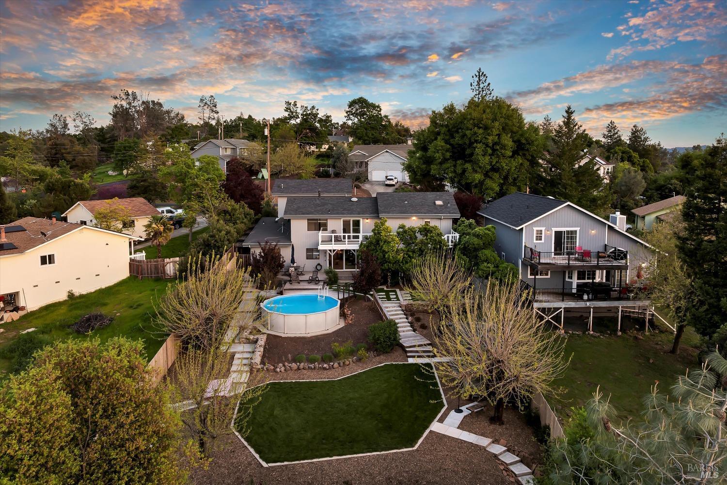 Detail Gallery Image 41 of 64 For 18222 Tigerwood Ct, Hidden Valley Lake,  CA 95467 - 4 Beds | 3 Baths