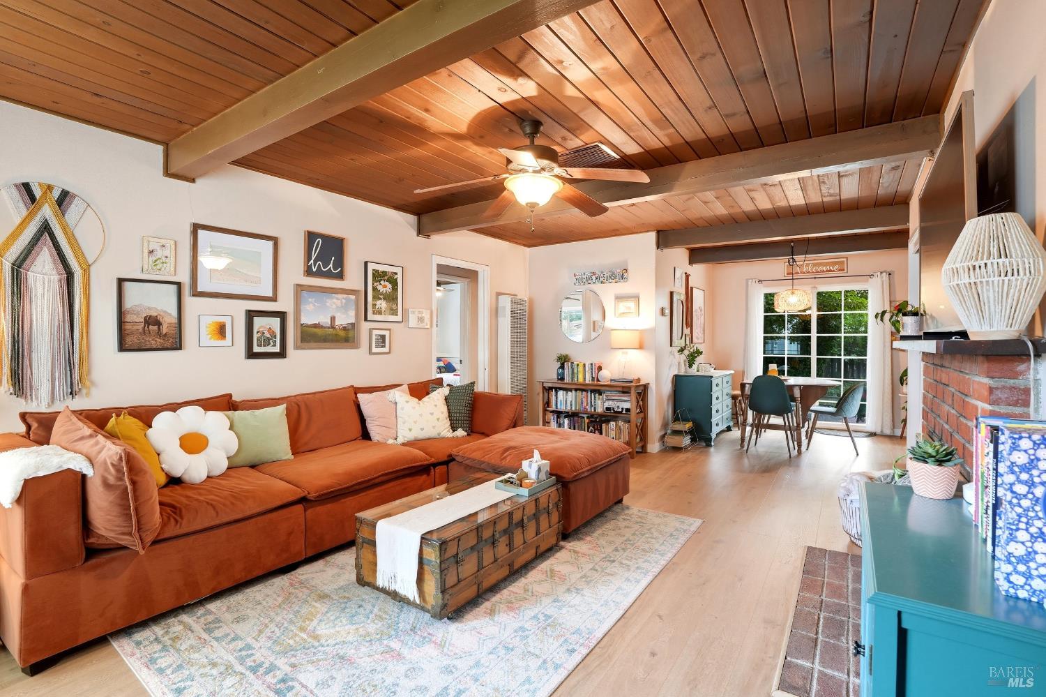 Detail Gallery Image 4 of 28 For 2830 Gillet Ave, Concord,  CA 94520 - 3 Beds | 2 Baths