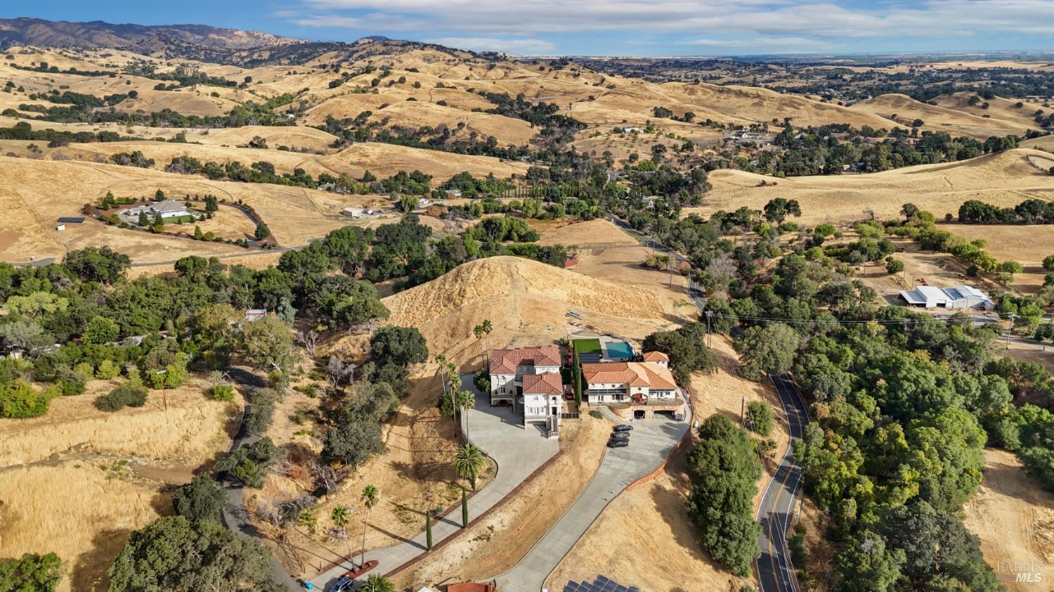 Detail Gallery Image 6 of 98 For 3945 Joslin Ln, Vacaville,  CA 95688 - 6 Beds | 5/4 Baths