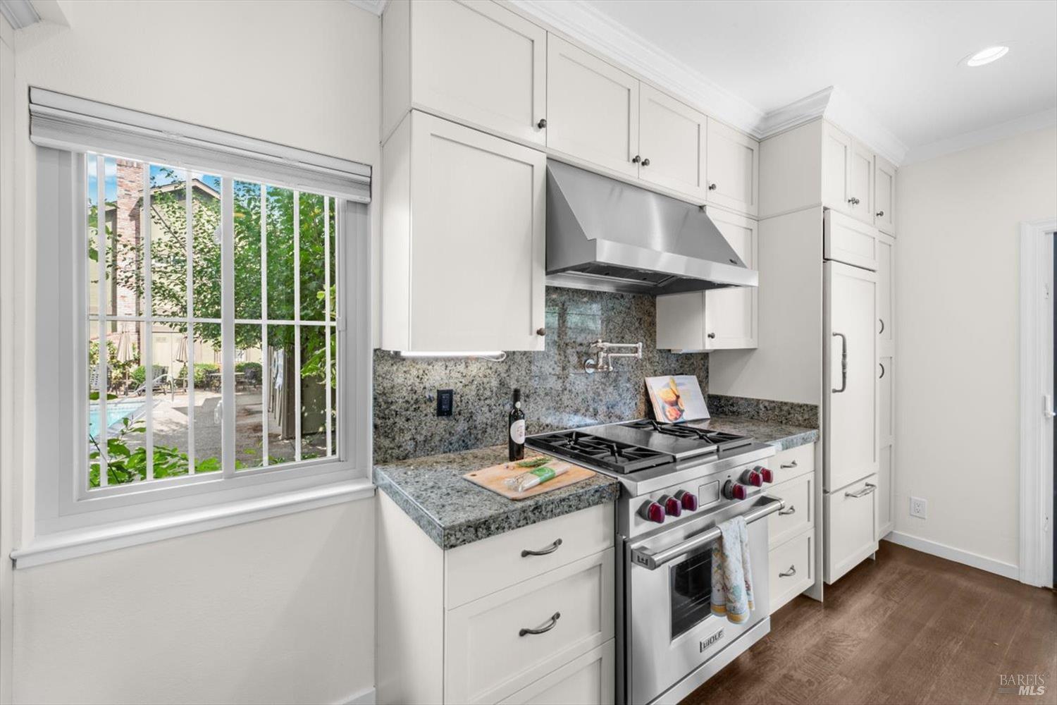 Detail Gallery Image 8 of 40 For 945 Hunt Ave, Saint Helena,  CA 94574 - 2 Beds | 2/1 Baths