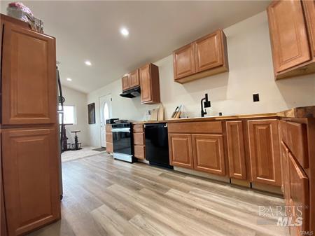 Detail Gallery Image 5 of 28 For 12155 Mesa Ct, Clearlake Oaks,  CA 95423 - 1 Beds | 1/1 Baths