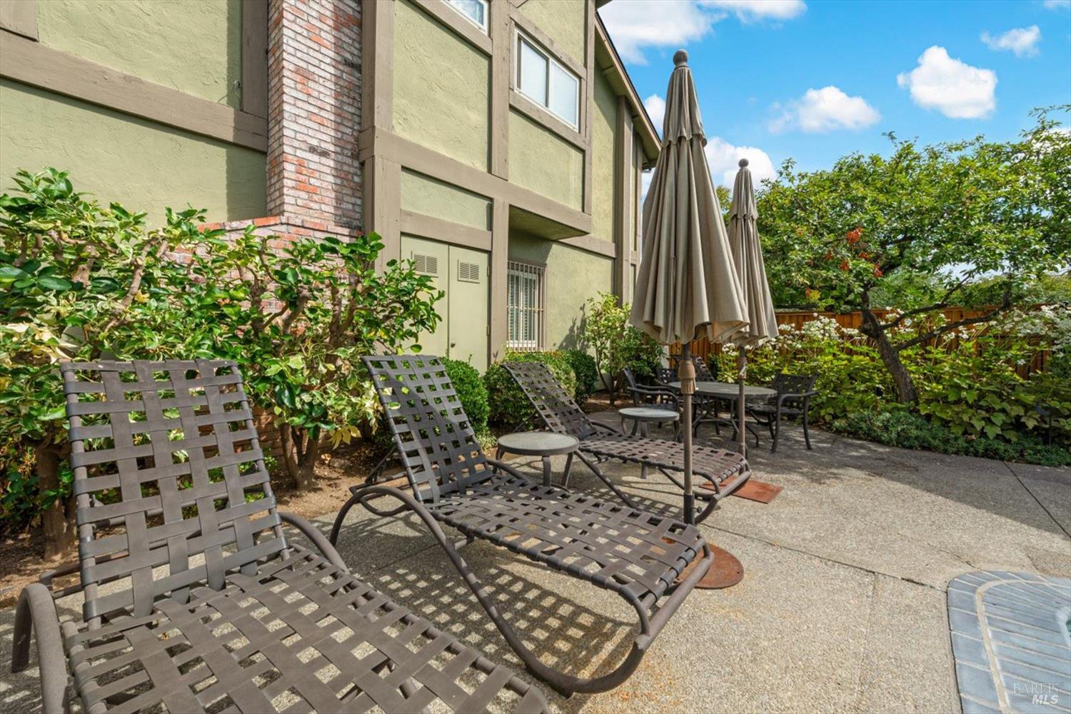 Detail Gallery Image 36 of 40 For 945 Hunt Ave, Saint Helena,  CA 94574 - 2 Beds | 2/1 Baths