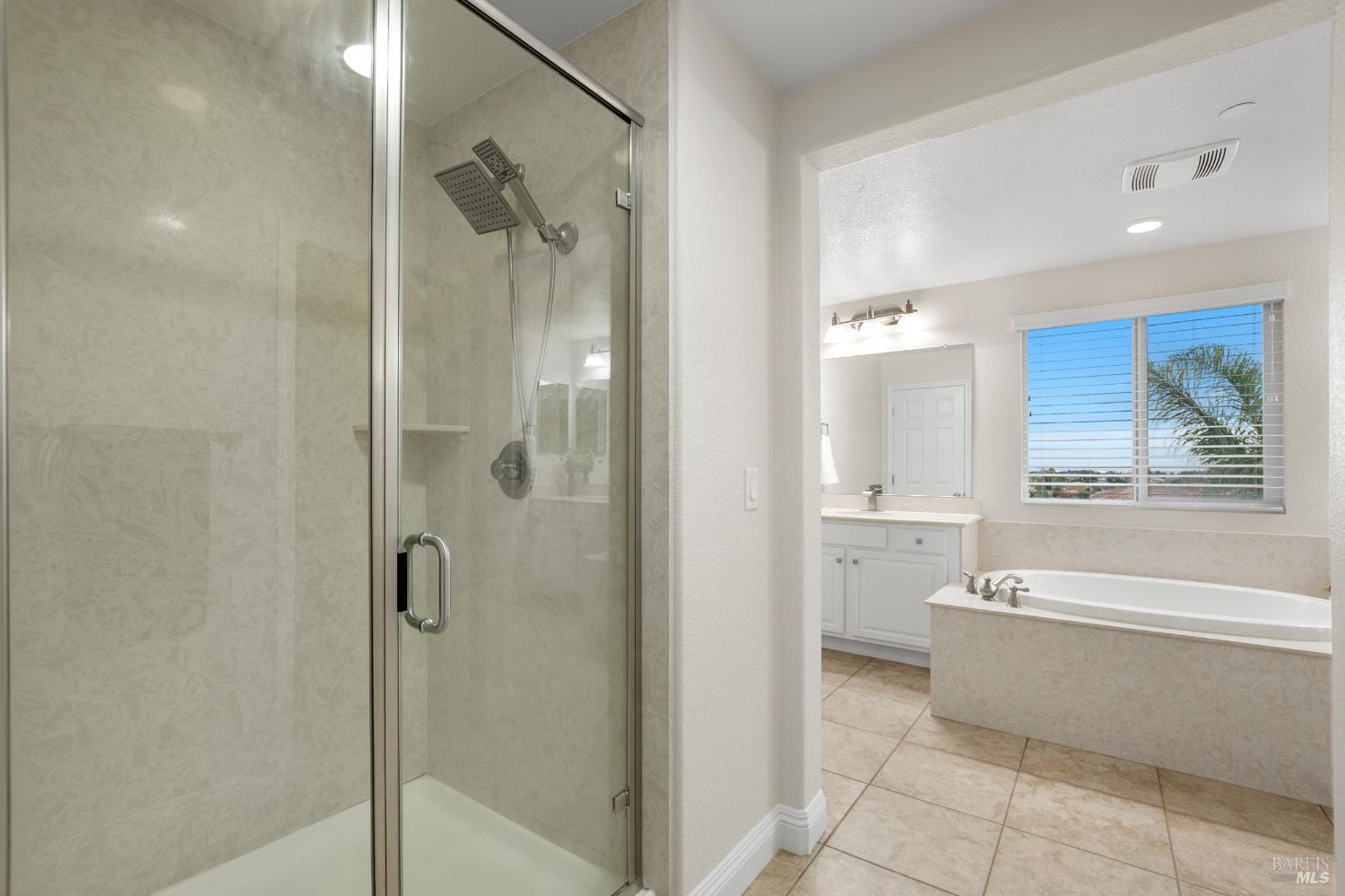 Detail Gallery Image 51 of 71 For 2437 Sanders Ln, Fairfield,  CA 94533 - 5 Beds | 4 Baths