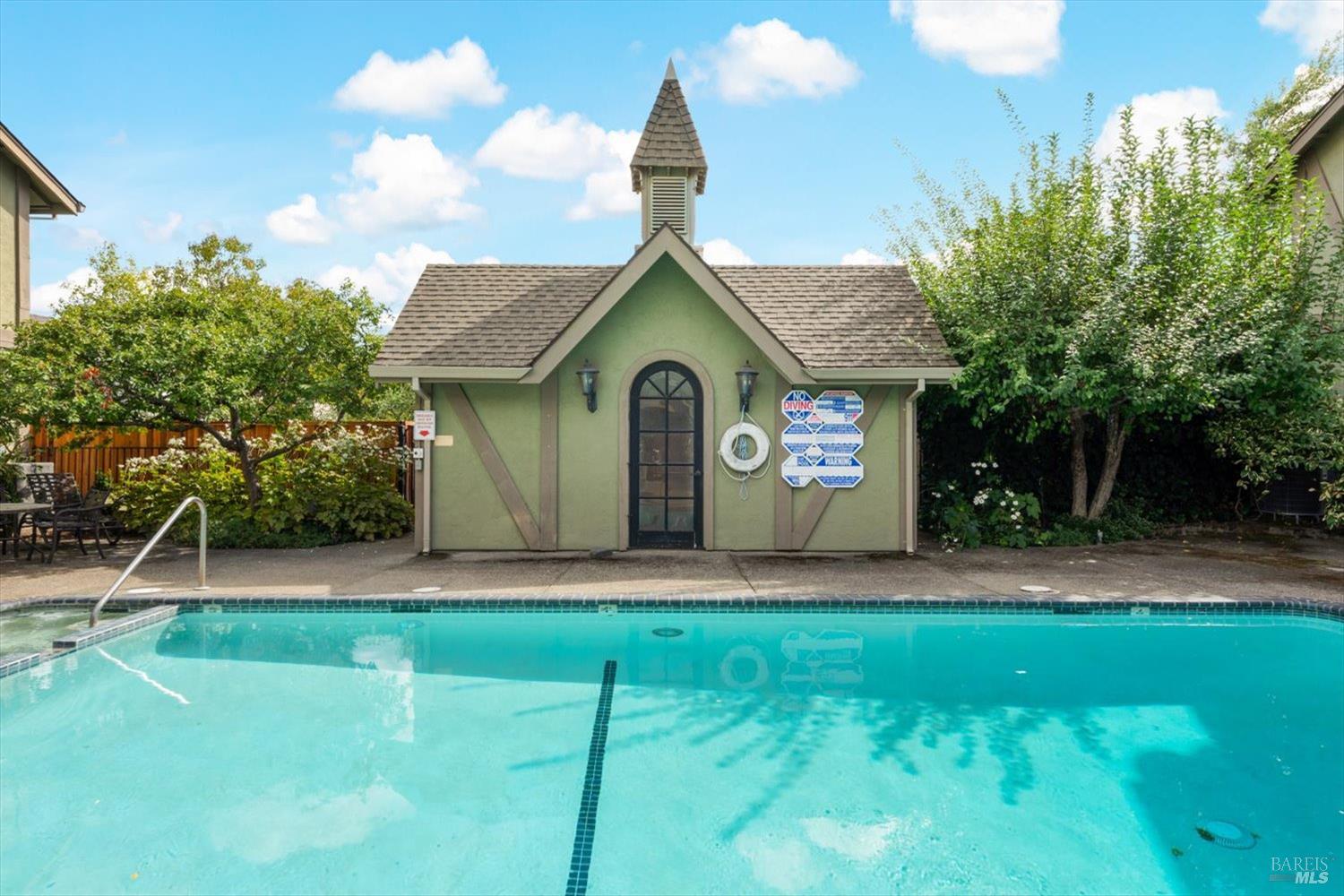 Detail Gallery Image 32 of 40 For 945 Hunt Ave, Saint Helena,  CA 94574 - 2 Beds | 2/1 Baths