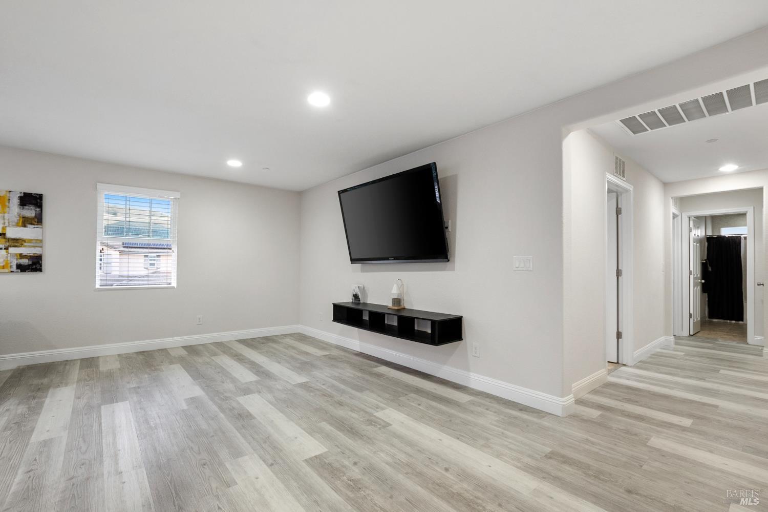 Detail Gallery Image 33 of 71 For 2437 Sanders Ln, Fairfield,  CA 94533 - 5 Beds | 4 Baths