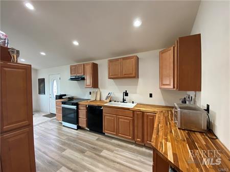 Detail Gallery Image 4 of 28 For 12155 Mesa Ct, Clearlake Oaks,  CA 95423 - 1 Beds | 1/1 Baths