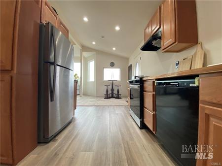 Detail Gallery Image 6 of 28 For 12155 Mesa Ct, Clearlake Oaks,  CA 95423 - 1 Beds | 1/1 Baths