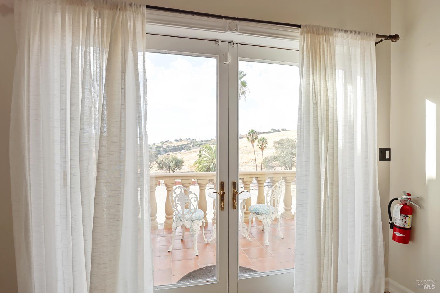 Detail Gallery Image 33 of 98 For 3945 Joslin Ln, Vacaville,  CA 95688 - 6 Beds | 5/4 Baths