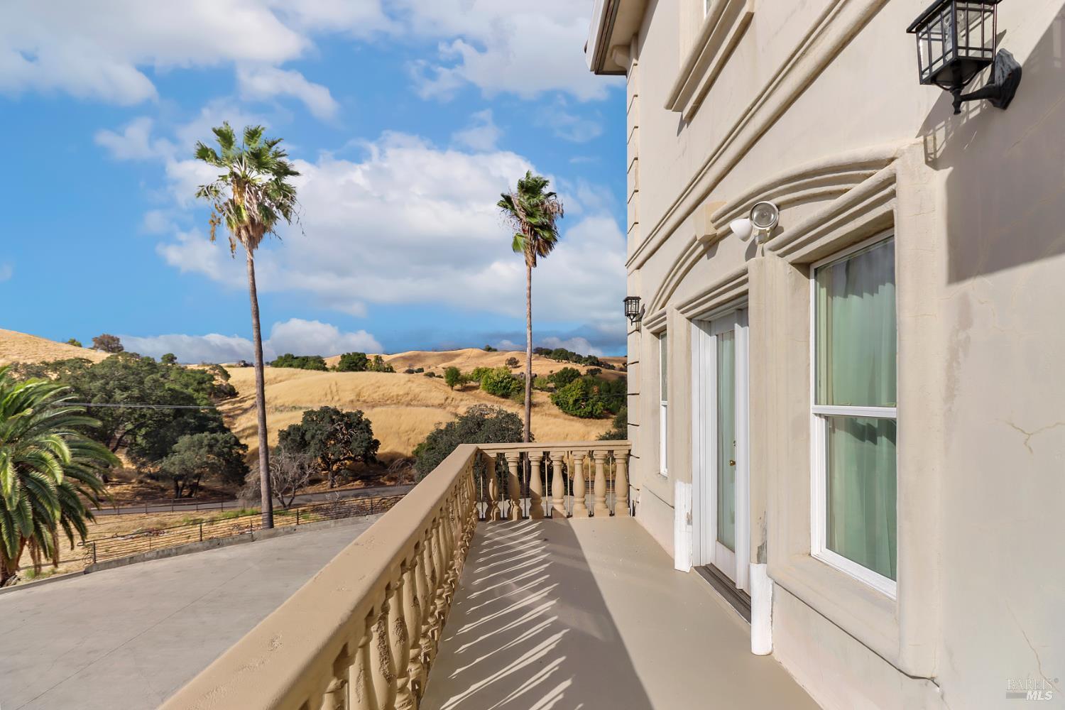 Detail Gallery Image 20 of 98 For 3945 Joslin Ln, Vacaville,  CA 95688 - 6 Beds | 5/4 Baths