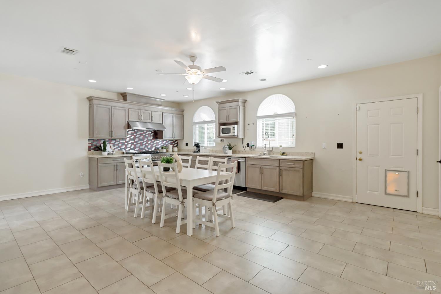 Detail Gallery Image 87 of 98 For 3945 Joslin Ln, Vacaville,  CA 95688 - 6 Beds | 5/4 Baths