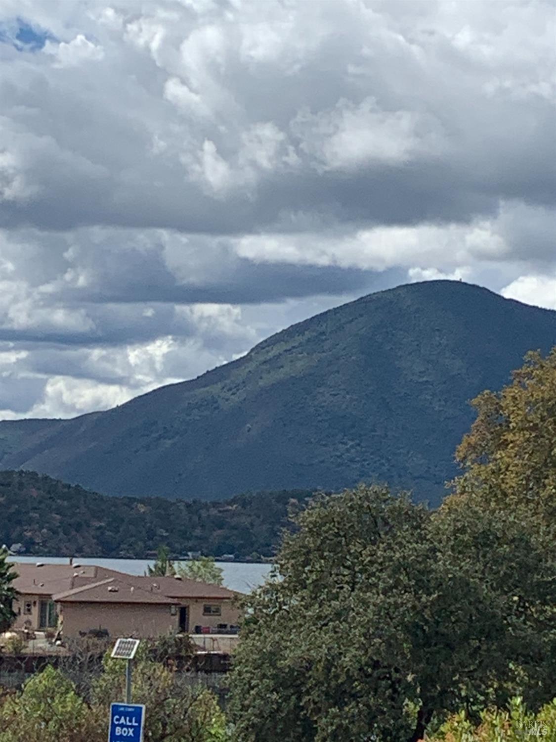 Detail Gallery Image 9 of 67 For 12140 E Highway 20 Hwy, Clearlake Oaks,  CA 95423 - 2 Beds | 2 Baths