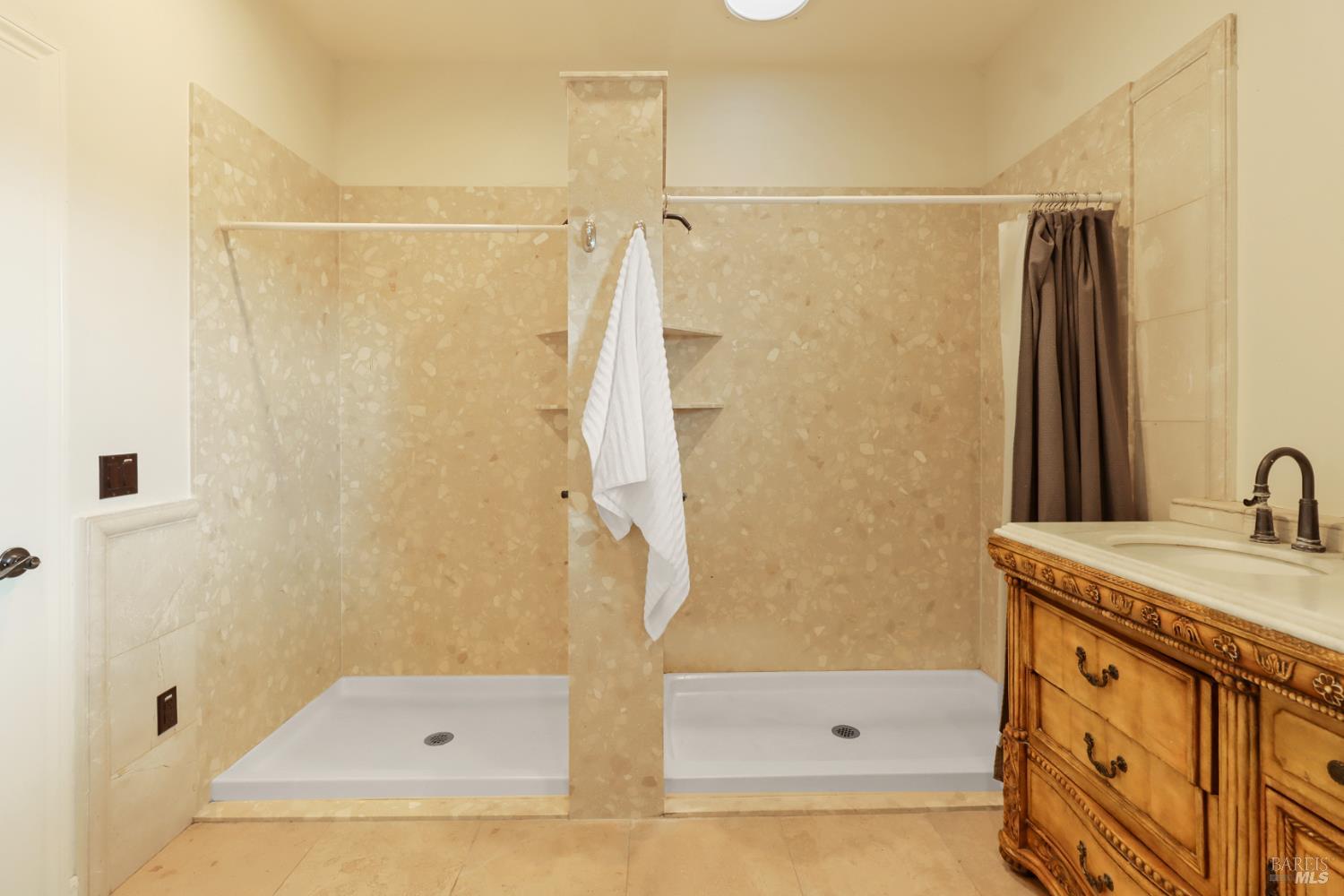 Detail Gallery Image 80 of 98 For 3945 Joslin Ln, Vacaville,  CA 95688 - 6 Beds | 5/4 Baths