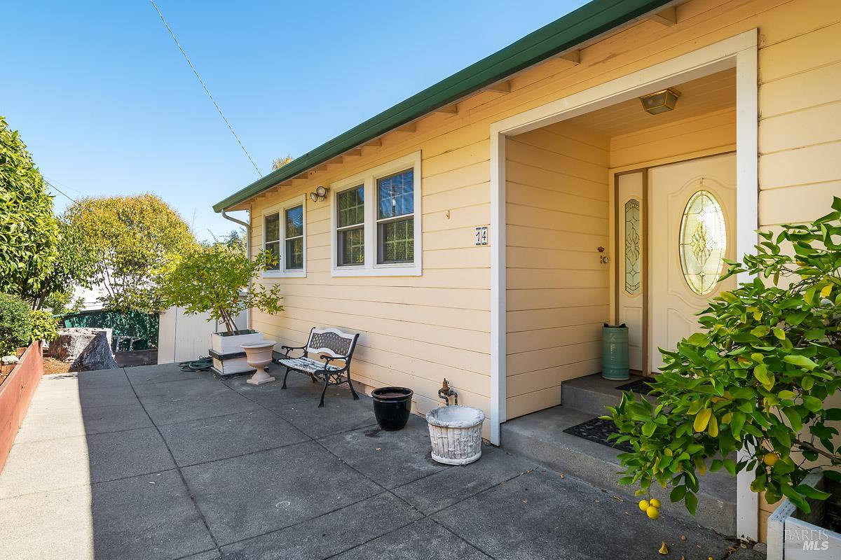 Detail Gallery Image 3 of 24 For 14 Fair Dr, San Rafael,  CA 94901 - 3 Beds | 3 Baths