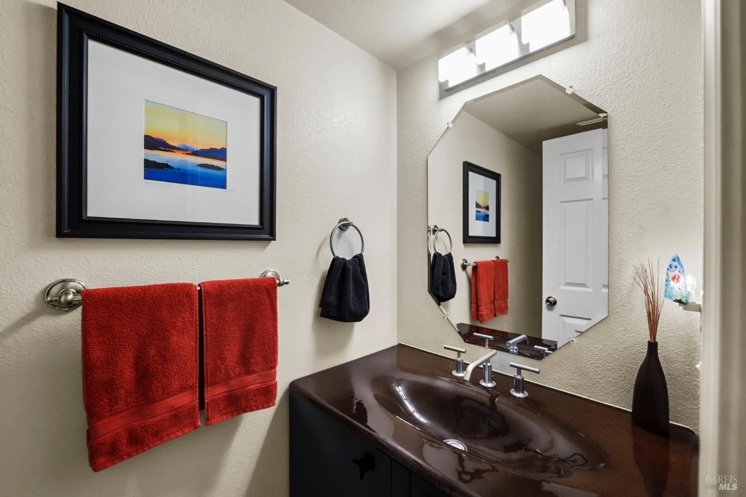 Detail Gallery Image 17 of 40 For 124 Baypoint Dr, San Rafael,  CA 94901 - 4 Beds | 2/1 Baths