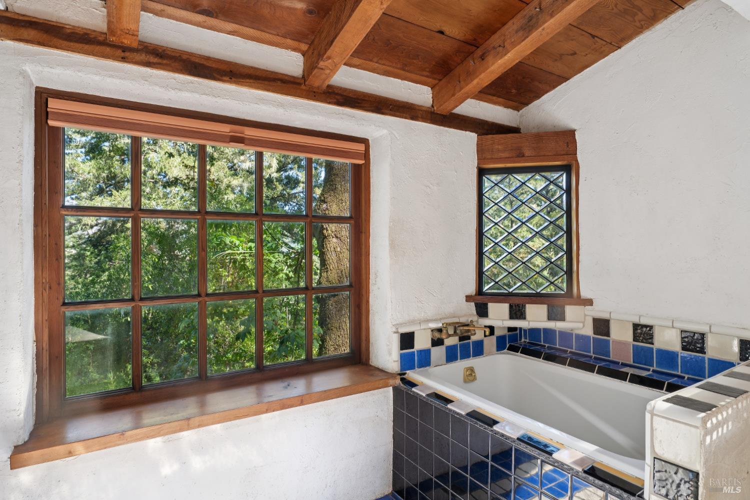 Detail Gallery Image 13 of 39 For 1 Tamarack Rd #B,  San Geronimo,  CA 94963 - 3 Beds | 2 Baths