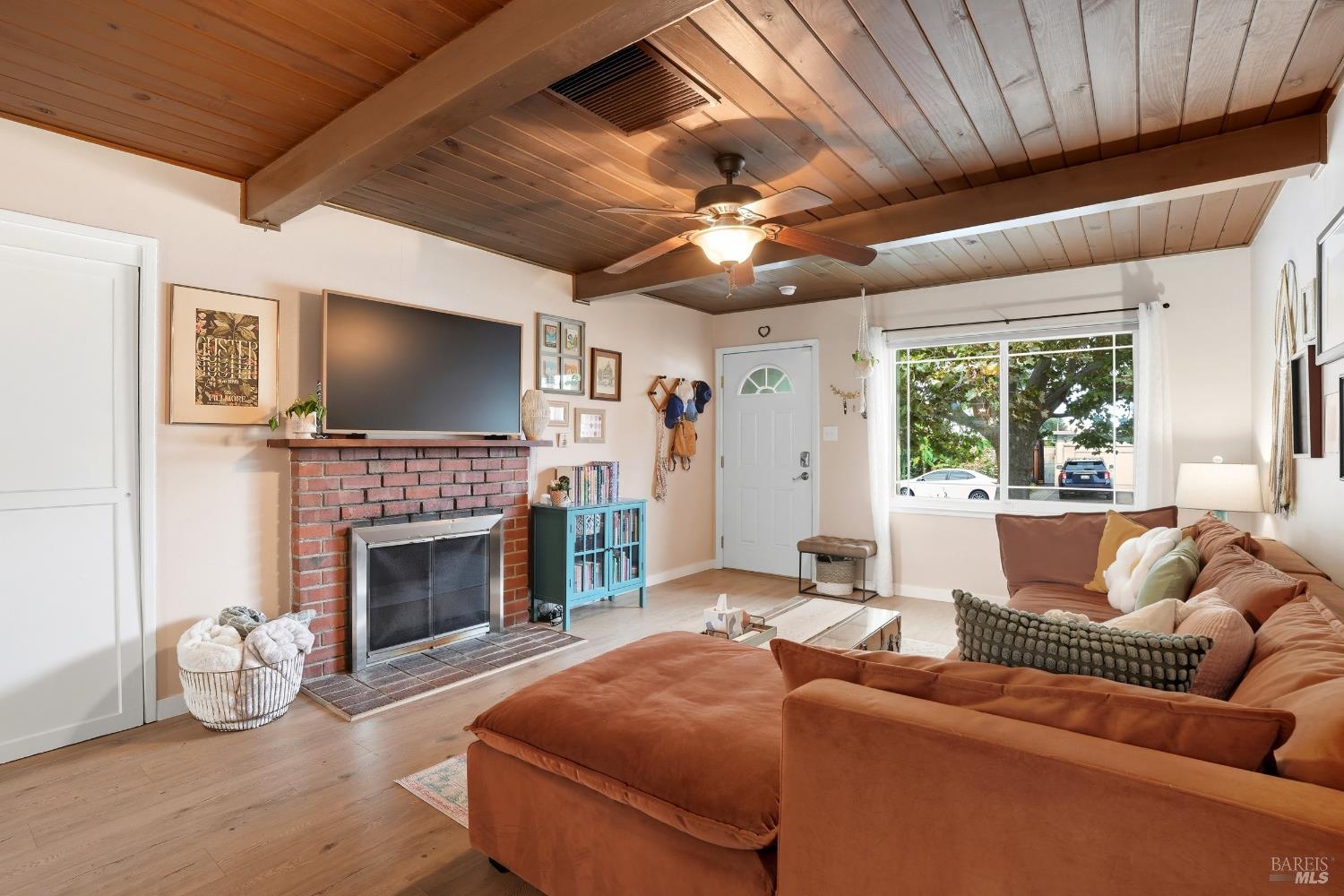 Detail Gallery Image 7 of 28 For 2830 Gillet Ave, Concord,  CA 94520 - 3 Beds | 2 Baths