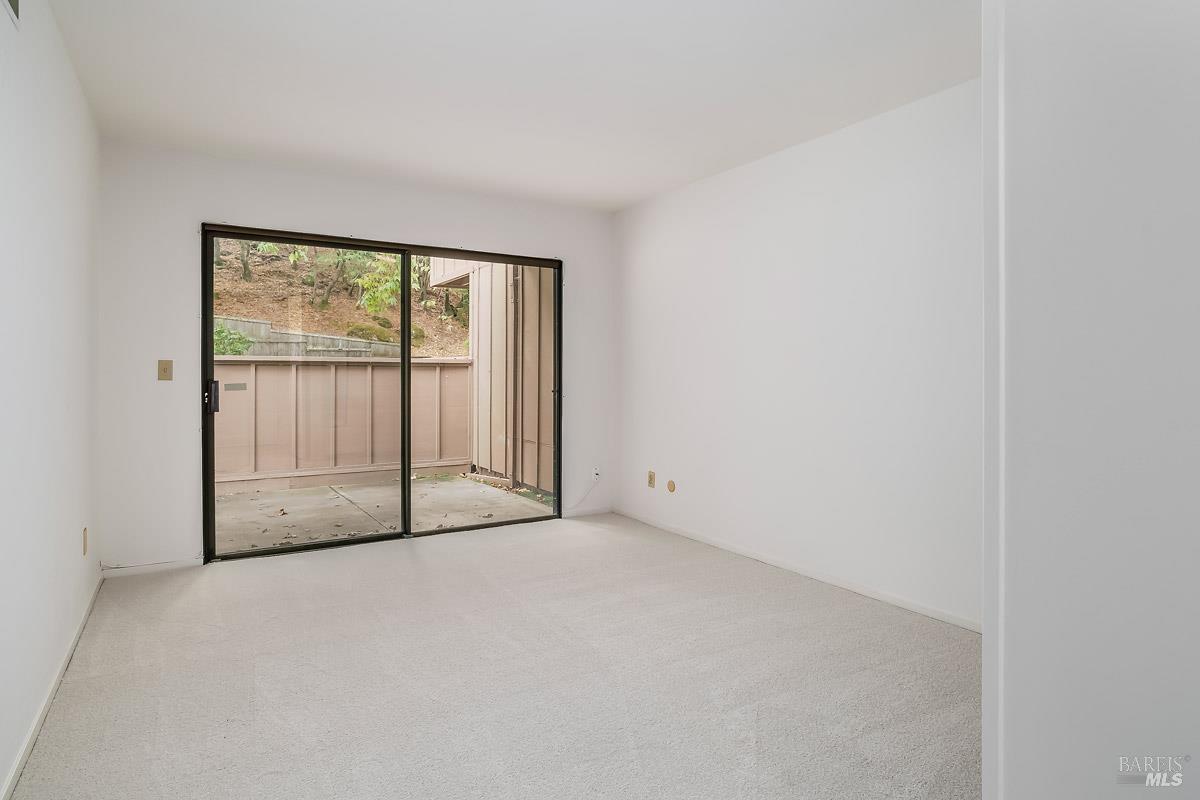 Detail Gallery Image 7 of 20 For 16 California Condor Way, Novato,  CA 94949 - 3 Beds | 2 Baths