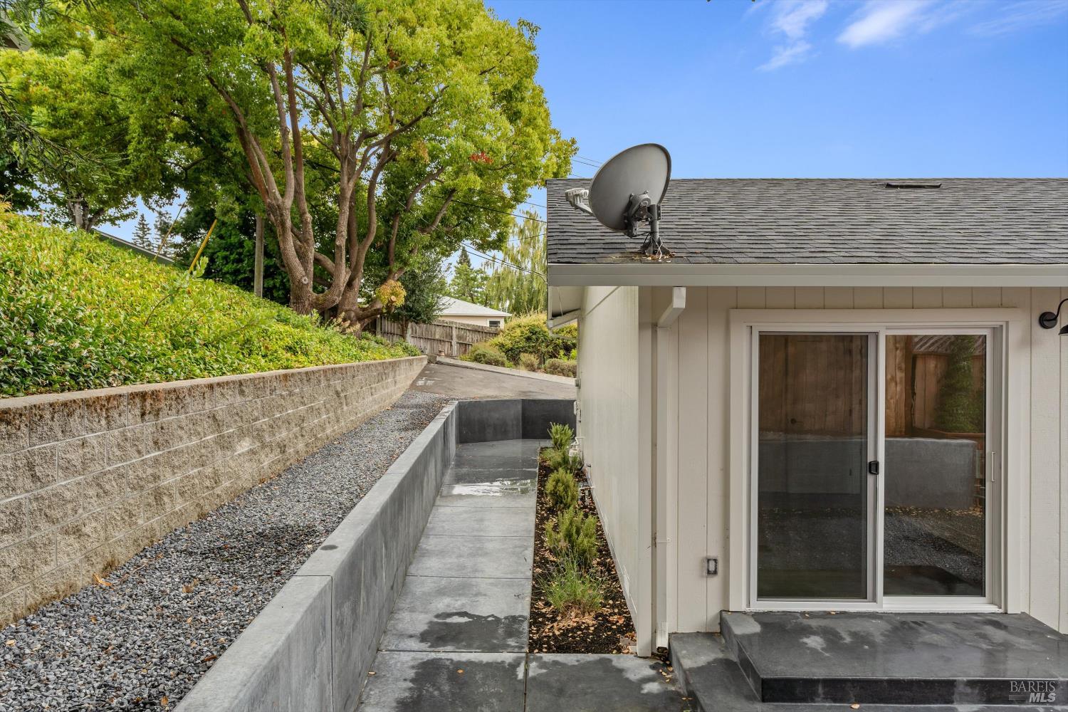 Detail Gallery Image 15 of 22 For 4 George Ter, Petaluma,  CA 94952 - 2 Beds | 1/1 Baths