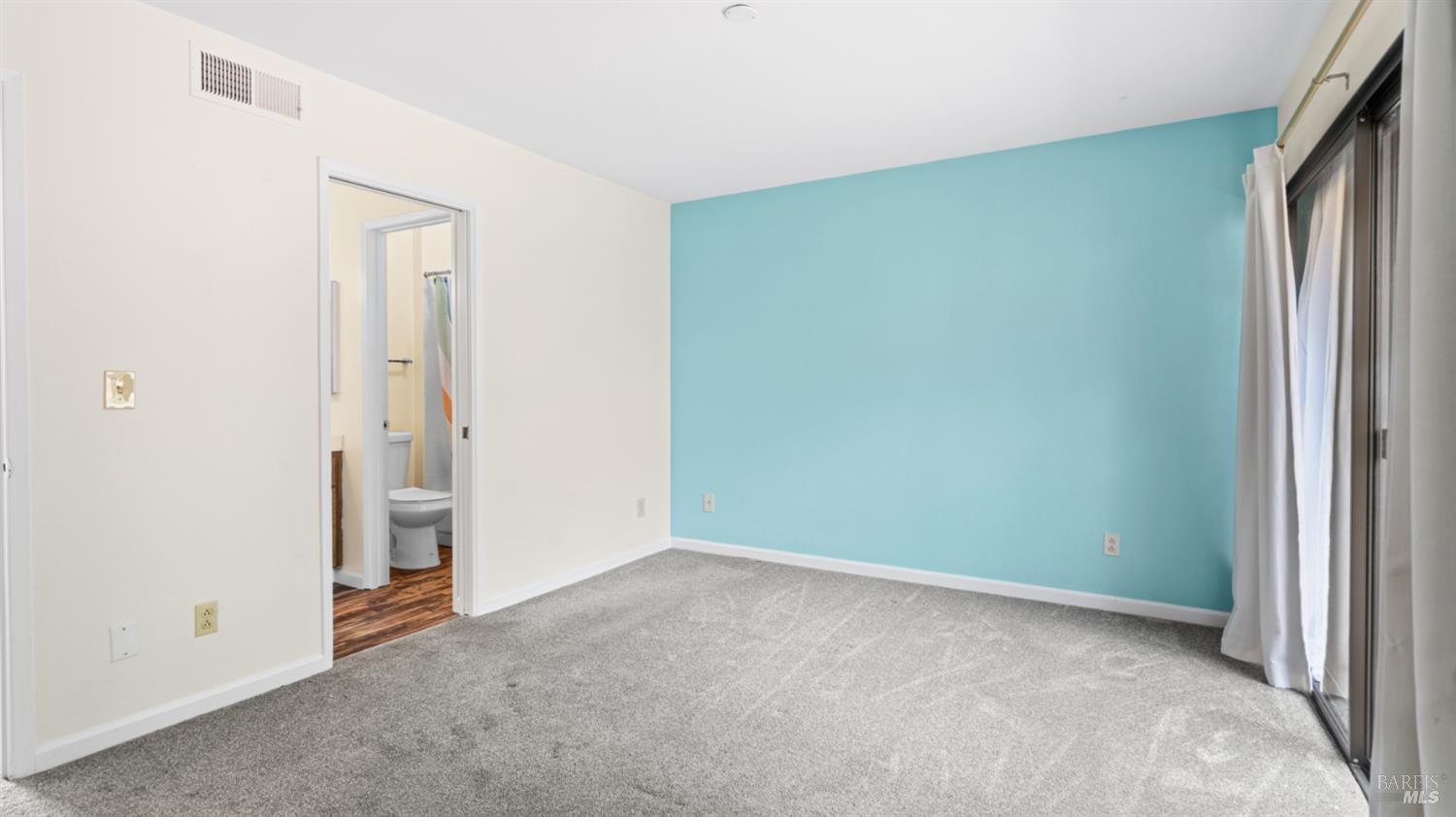 Detail Gallery Image 16 of 30 For 19 Burdell Ct, Novato,  CA 94949 - 2 Beds | 1/1 Baths