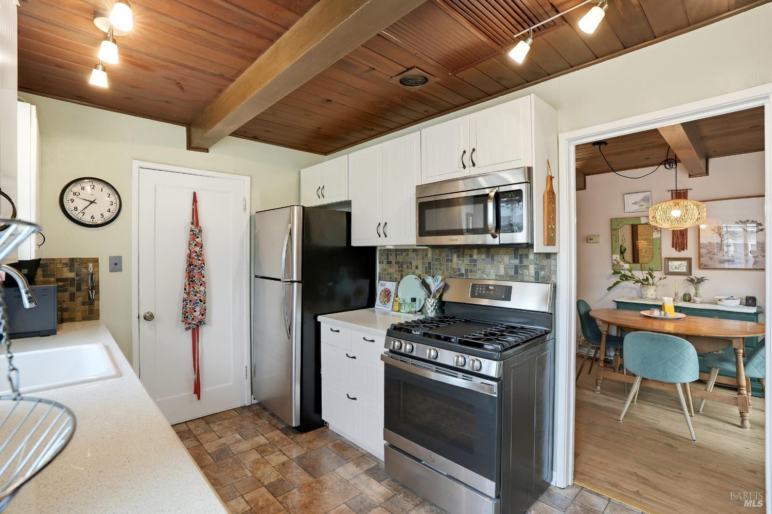 Detail Gallery Image 12 of 28 For 2830 Gillet Ave, Concord,  CA 94520 - 3 Beds | 2 Baths