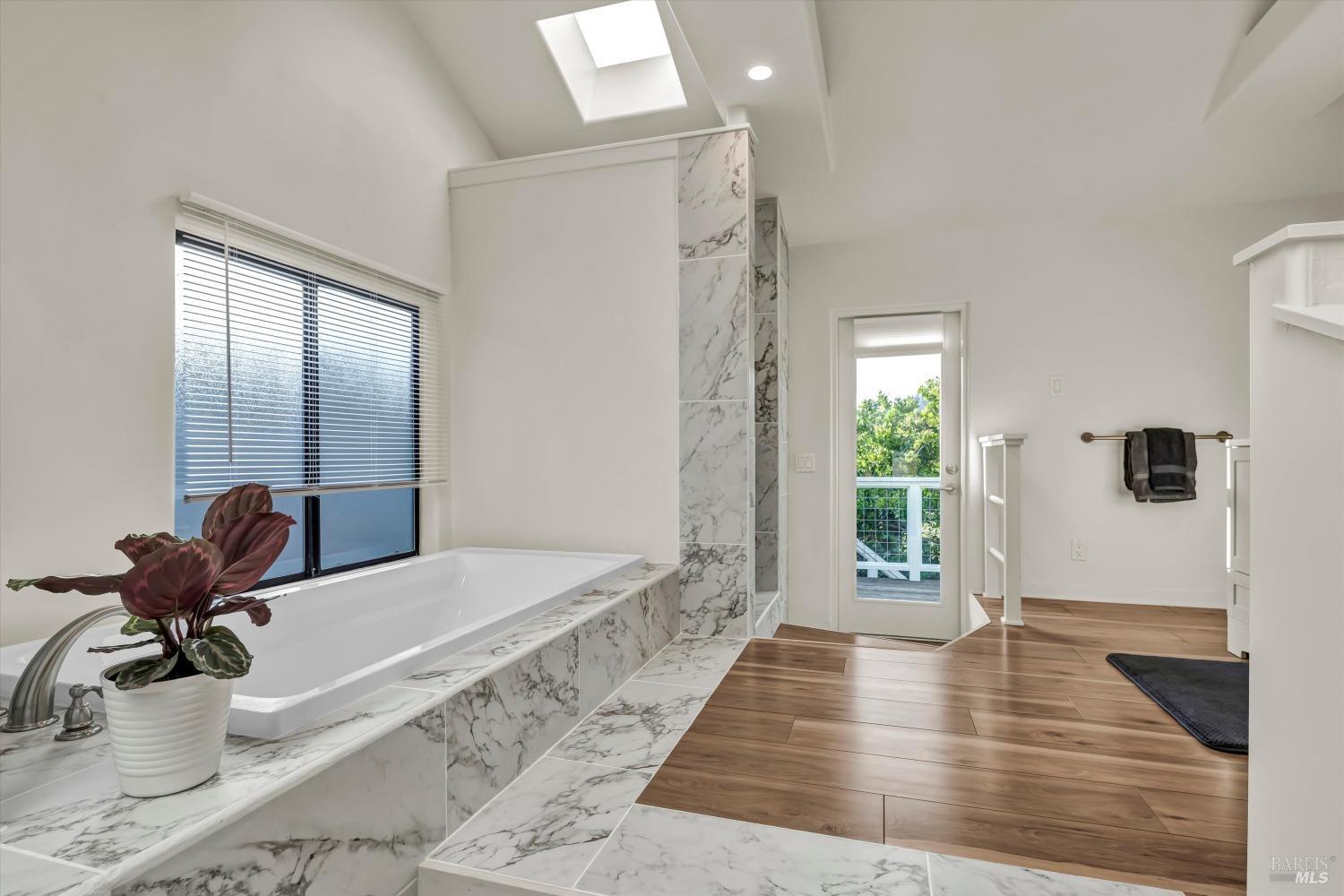 Detail Gallery Image 33 of 64 For 18222 Tigerwood Ct, Hidden Valley Lake,  CA 95467 - 4 Beds | 3 Baths