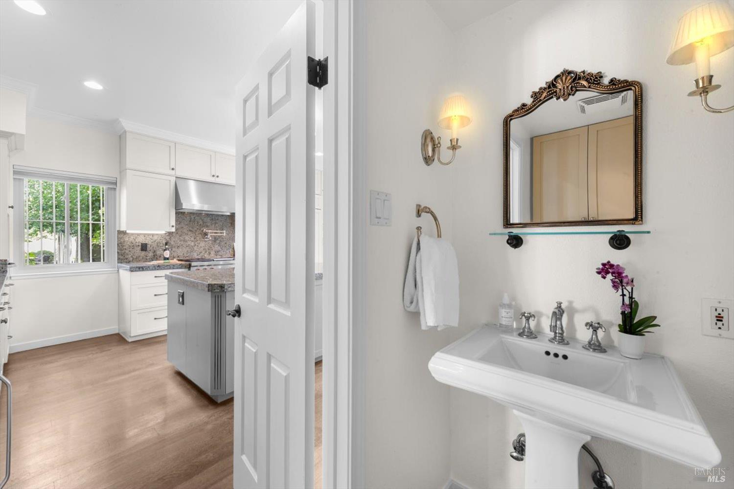 Detail Gallery Image 16 of 40 For 945 Hunt Ave, Saint Helena,  CA 94574 - 2 Beds | 2/1 Baths