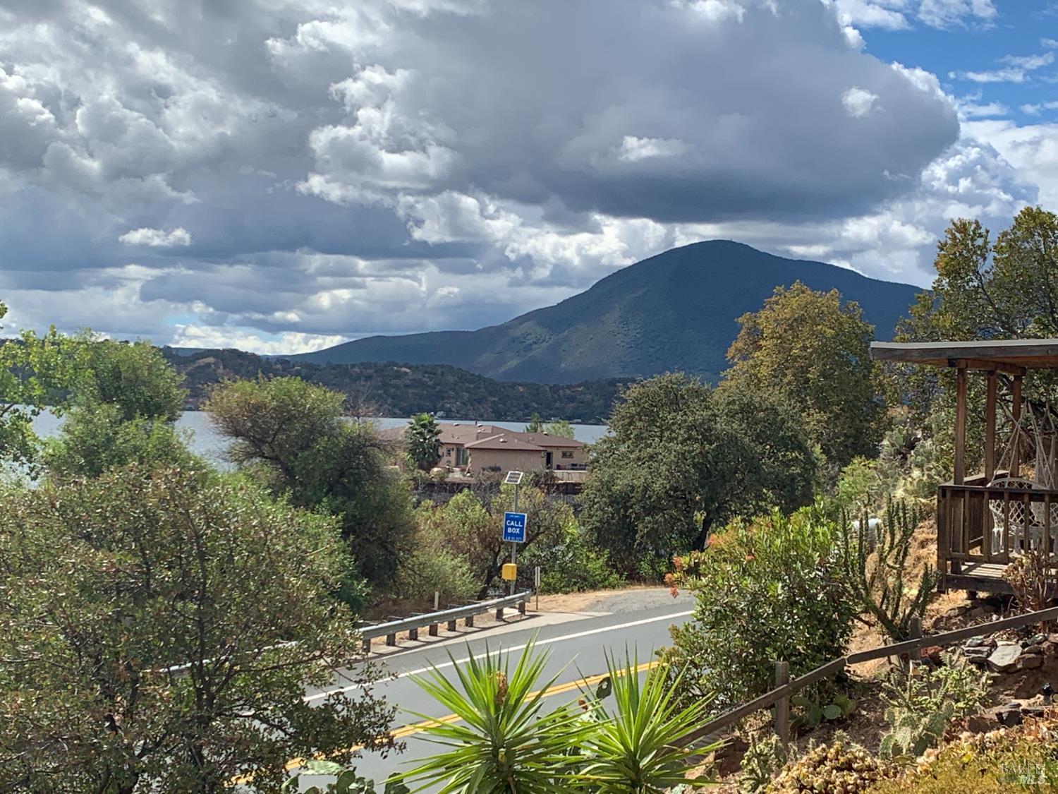 Detail Gallery Image 16 of 67 For 12140 E Highway 20 Hwy, Clearlake Oaks,  CA 95423 - 2 Beds | 2 Baths