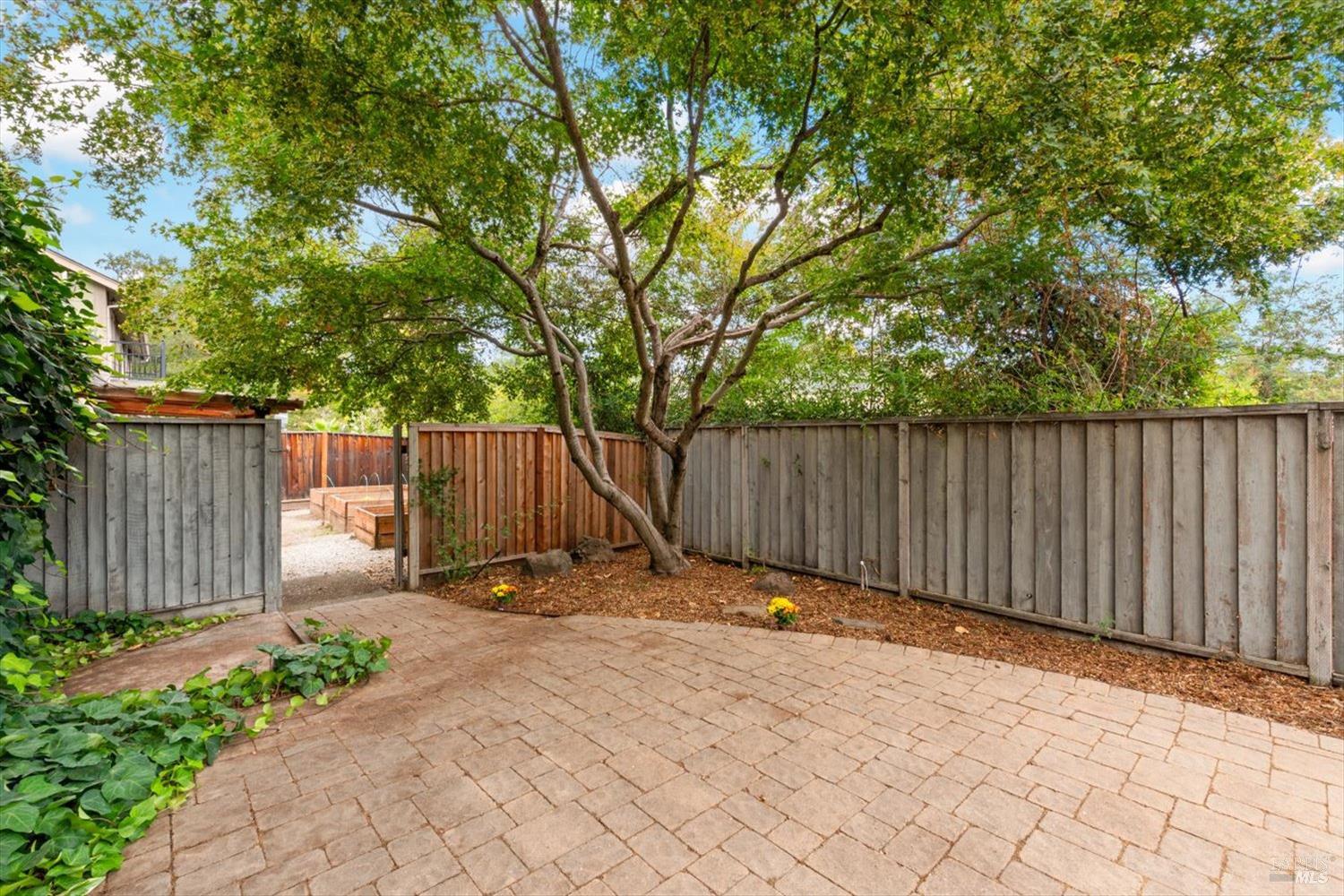 Detail Gallery Image 30 of 40 For 945 Hunt Ave, Saint Helena,  CA 94574 - 2 Beds | 2/1 Baths