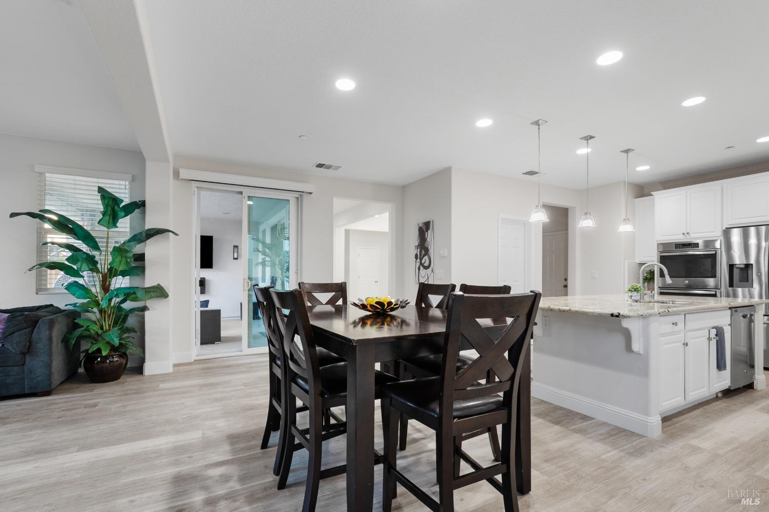 Detail Gallery Image 19 of 71 For 2437 Sanders Ln, Fairfield,  CA 94533 - 5 Beds | 4 Baths