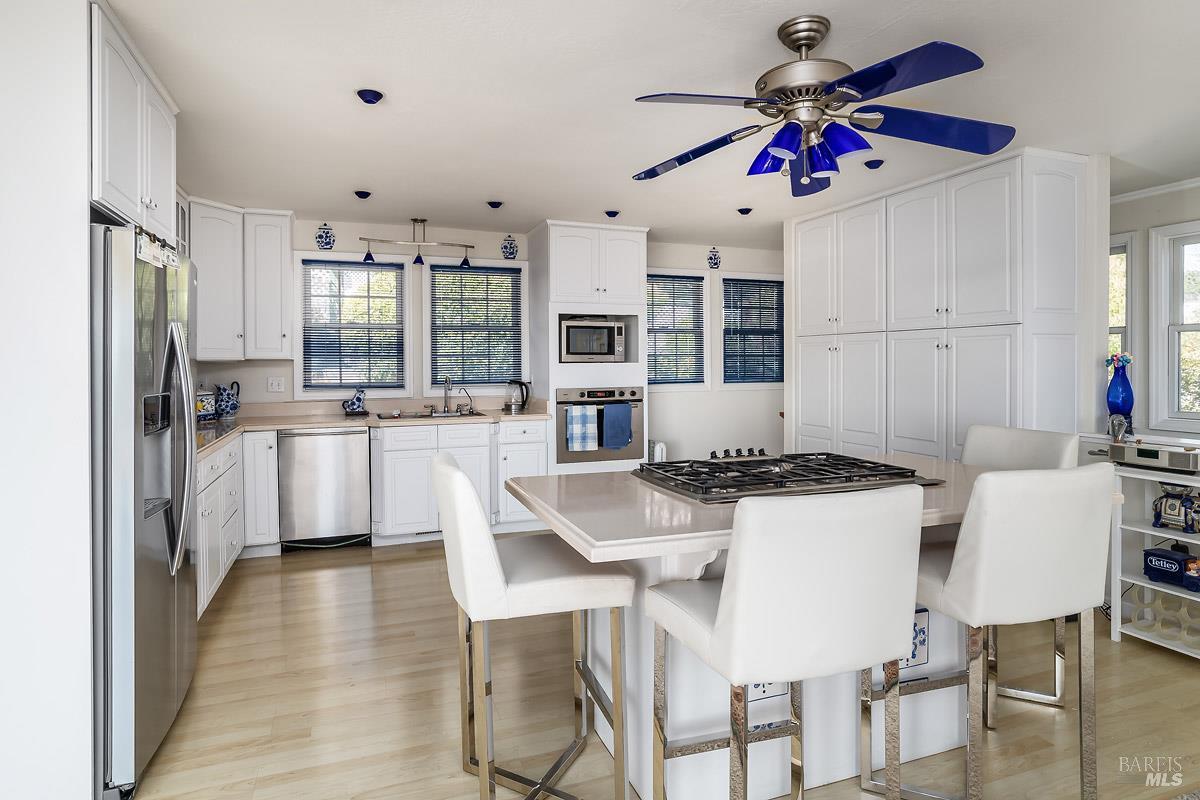 Detail Gallery Image 8 of 24 For 14 Fair Dr, San Rafael,  CA 94901 - 3 Beds | 3 Baths