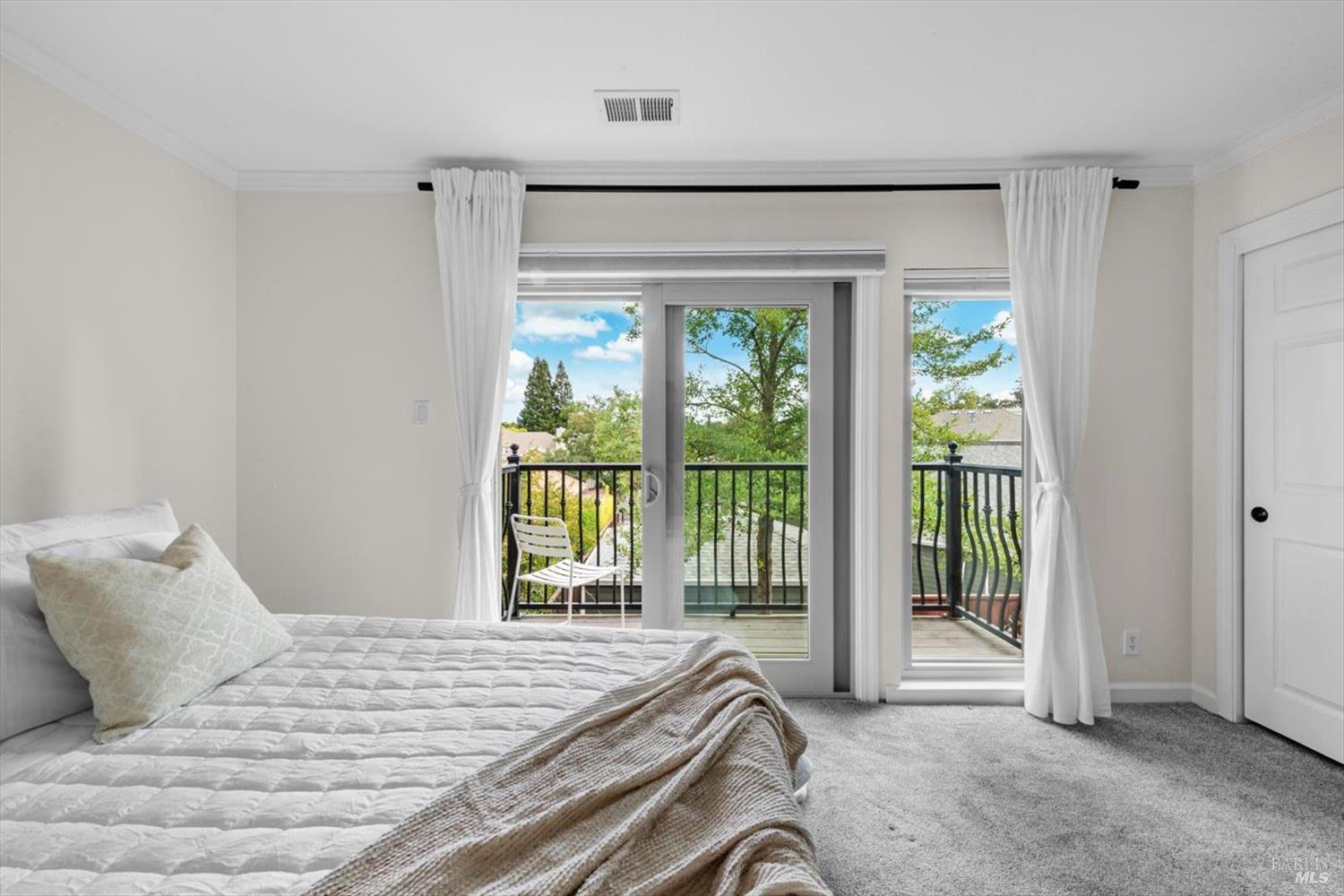 Detail Gallery Image 18 of 40 For 945 Hunt Ave, Saint Helena,  CA 94574 - 2 Beds | 2/1 Baths