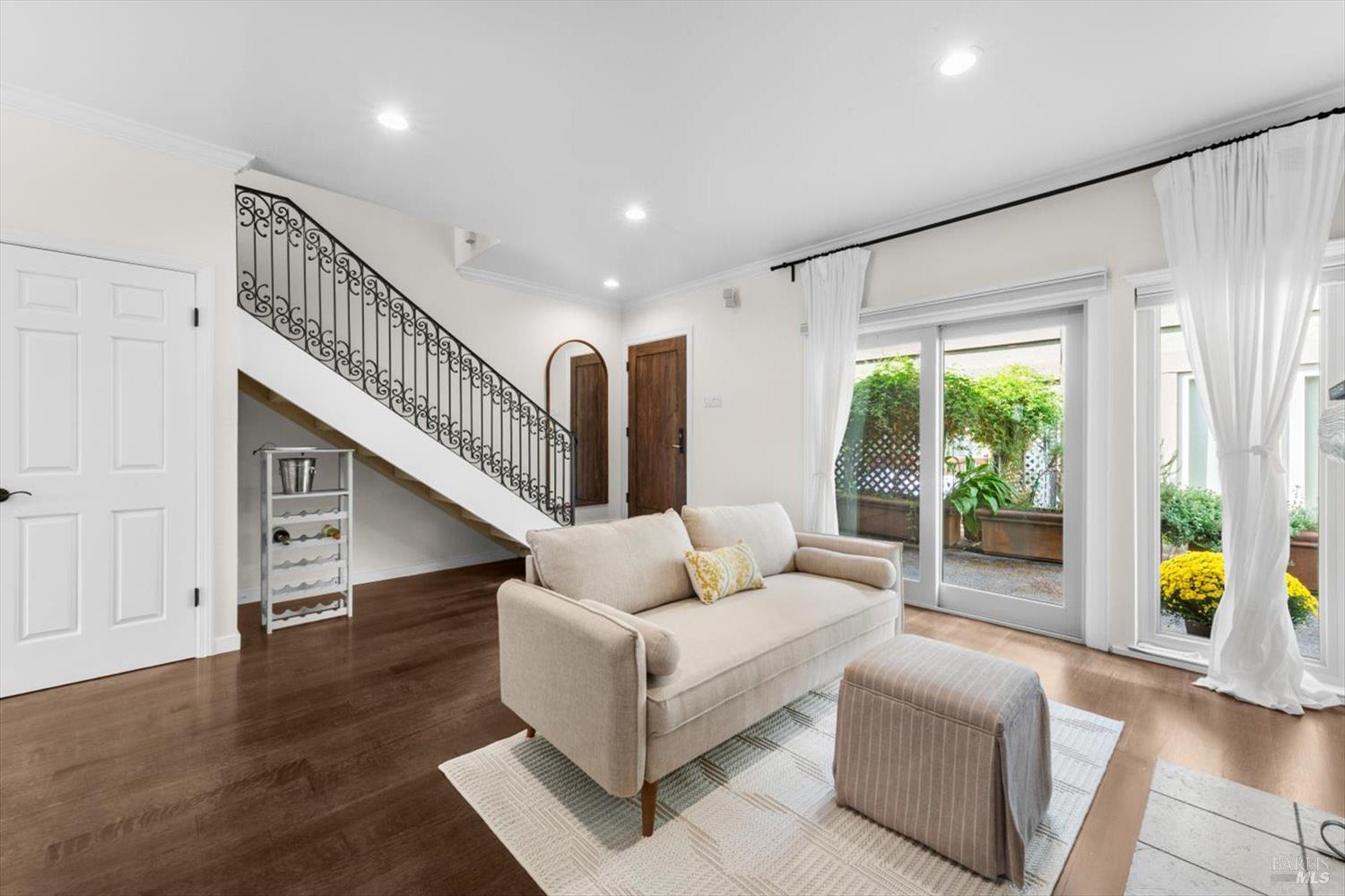 Detail Gallery Image 6 of 40 For 945 Hunt Ave, Saint Helena,  CA 94574 - 2 Beds | 2/1 Baths