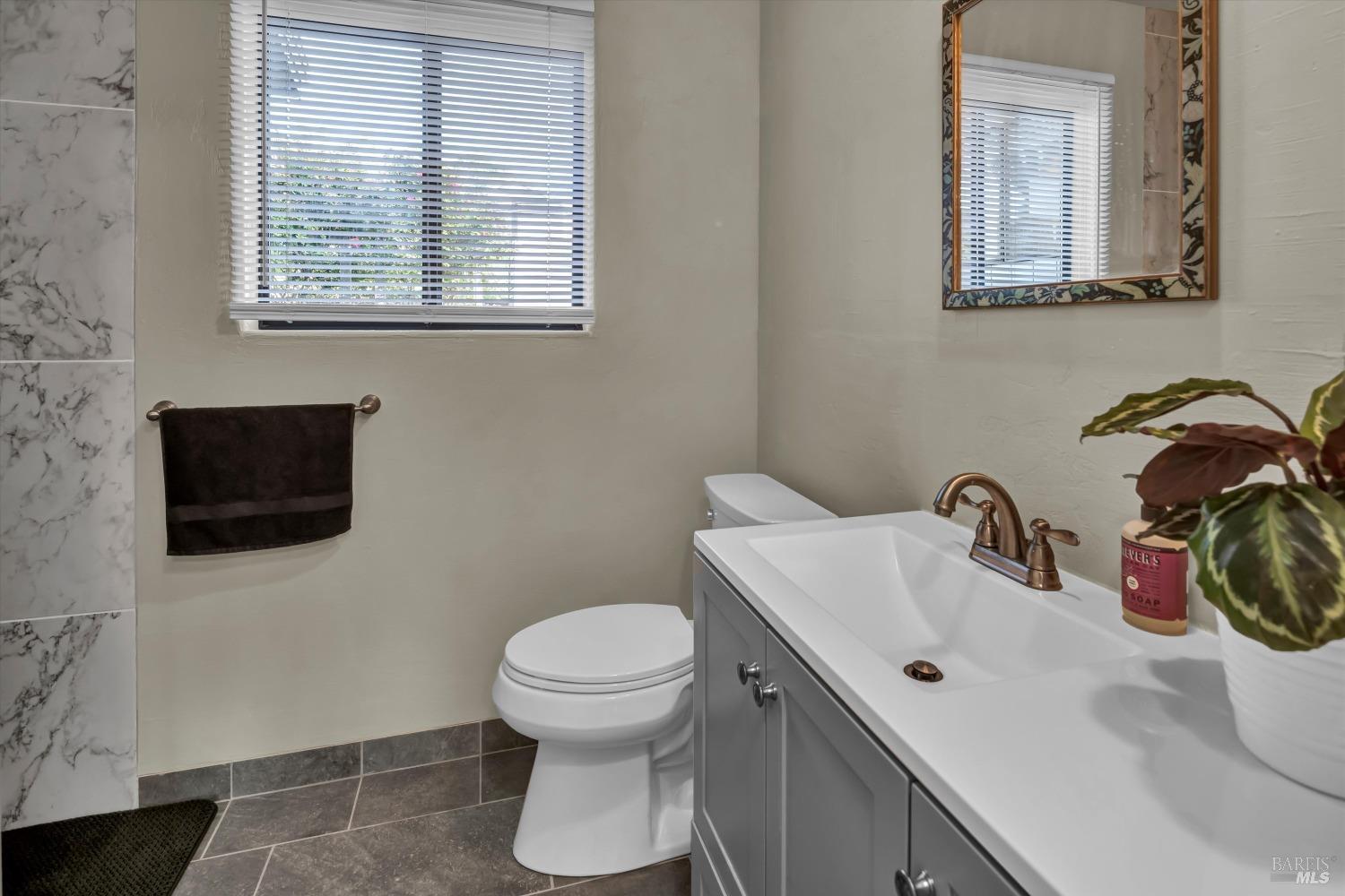 Detail Gallery Image 22 of 64 For 18222 Tigerwood Ct, Hidden Valley Lake,  CA 95467 - 4 Beds | 3 Baths