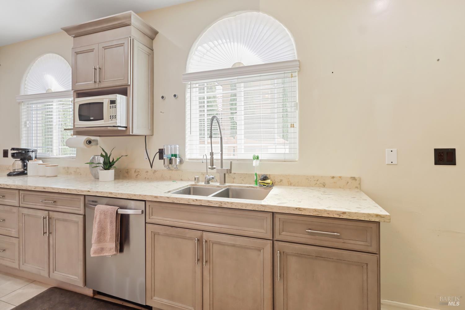 Detail Gallery Image 86 of 98 For 3945 Joslin Ln, Vacaville,  CA 95688 - 6 Beds | 5/4 Baths