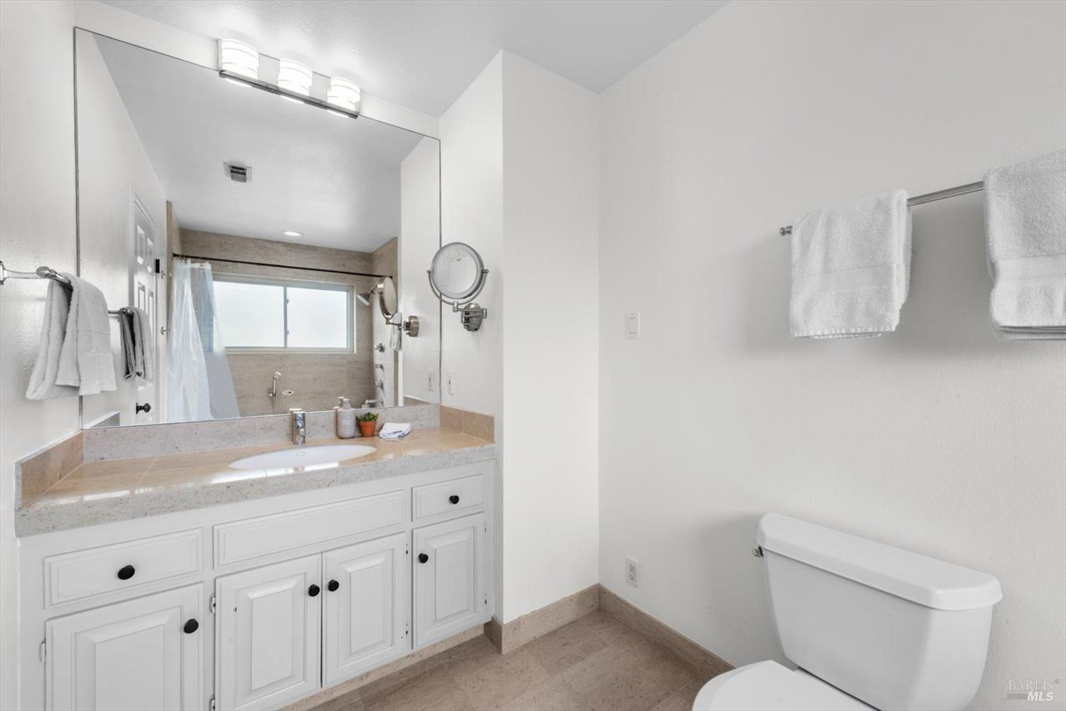 Detail Gallery Image 21 of 40 For 945 Hunt Ave, Saint Helena,  CA 94574 - 2 Beds | 2/1 Baths