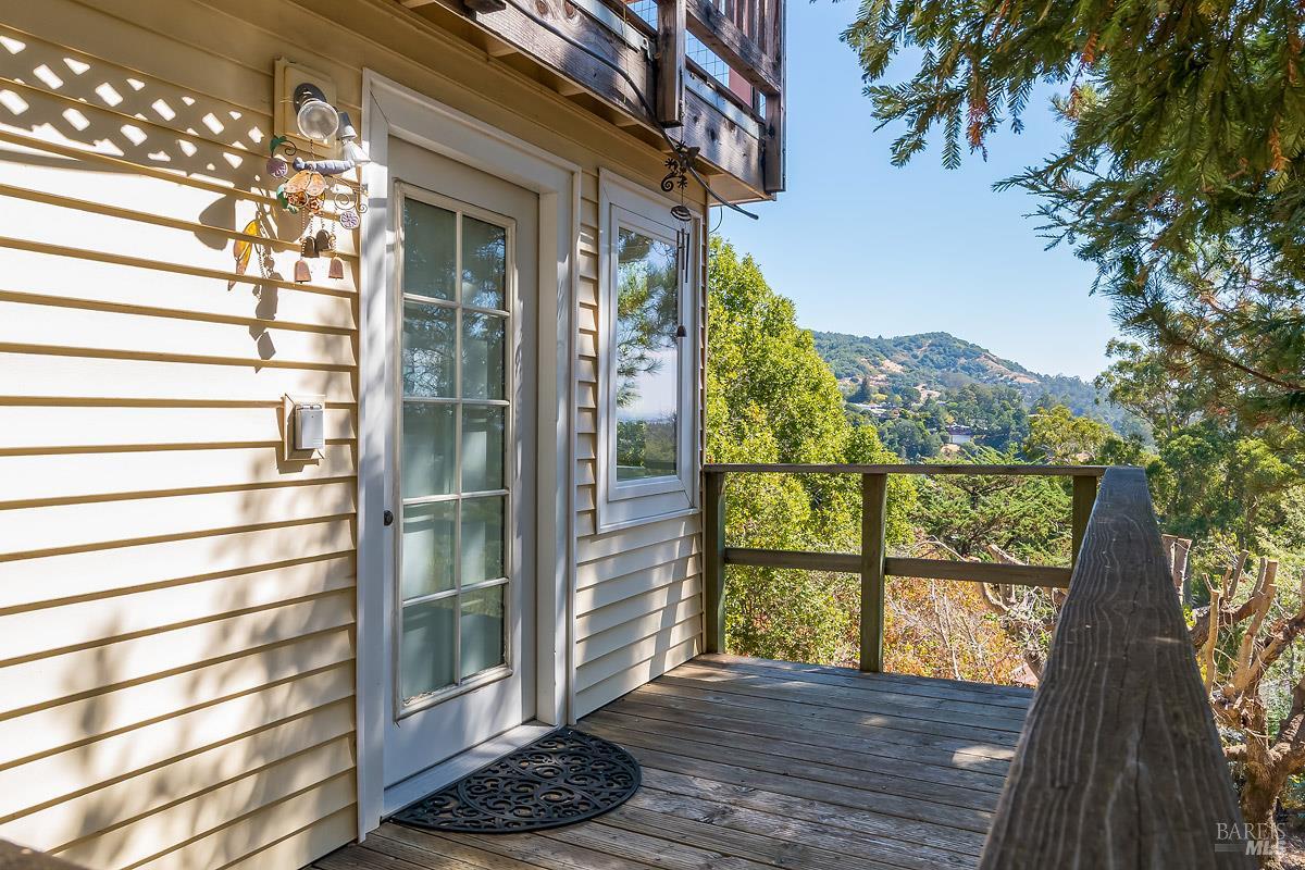 Detail Gallery Image 16 of 24 For 14 Fair Dr, San Rafael,  CA 94901 - 3 Beds | 3 Baths