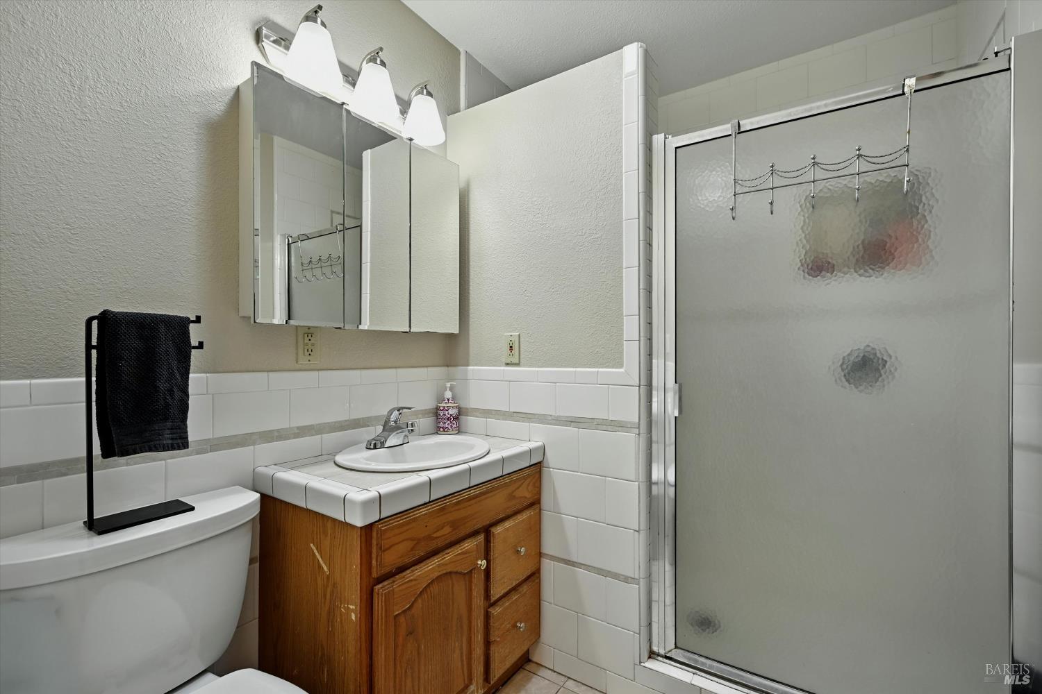 Detail Gallery Image 13 of 39 For 4397 Country Club Dr, Lucerne,  CA 95458 - 4 Beds | 2 Baths